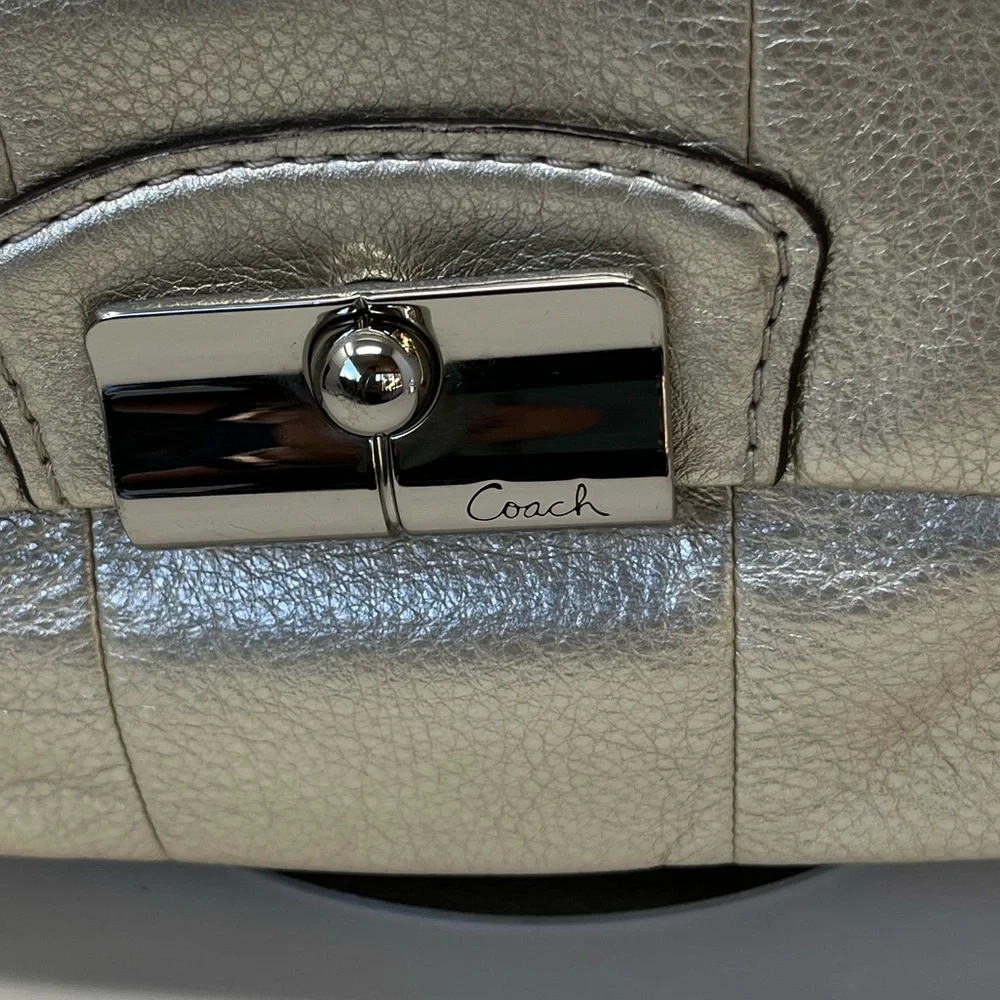 Coach Kristin 2010 Leather Metallic Silver Shoulder Bag with dust bag - Picture 4 of 8
